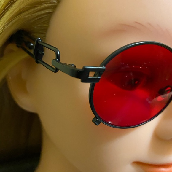 (UNISEX) Red & Black Oval Frames - Picture 2 of 4